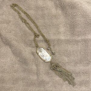 [KENDRA SCOTT] MOTHER OF PEARL NECKLACE